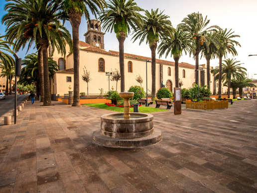 Сан Кристобал де ла Лагуна е обявен за обект на световното наследство на ЮНЕСКО. Дом е на изключителни архитектурни паметници, дворци и традиционни къщи от 17-ти и 18-ти век.