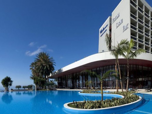 Разположен в центъра на Фуншал, семейният хотел без тютюнев дим "Pestana Casino Park" предлага 3 ресторанта, яхтено пристанище и СПА център с пълен набор от услуги. 
